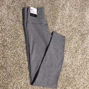 Nike Yoga Luxe High Rise Leggings